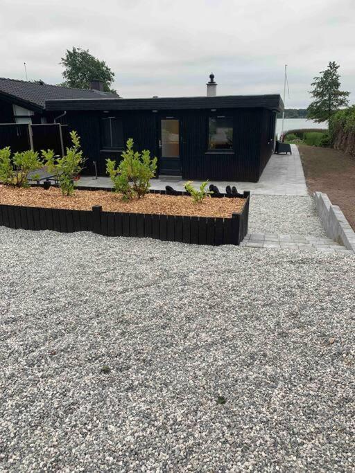 Huset Ved Soen Taet Pa Herning Og Mch Og Boxen 90 M2 Sunds Buitenkant foto