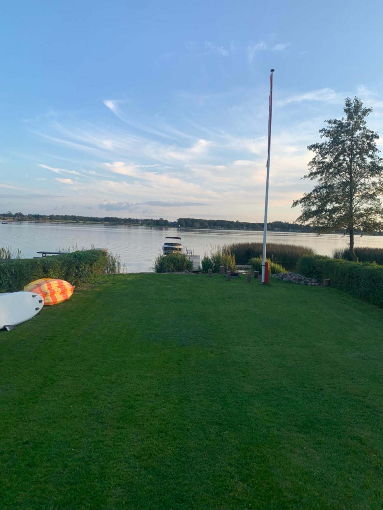 Huset Ved Soen Taet Pa Herning Og Mch Og Boxen 90 M2 Sunds Buitenkant foto