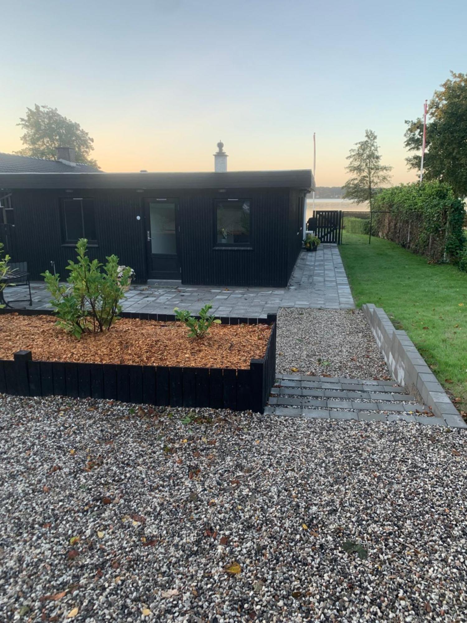 Huset Ved Soen Taet Pa Herning Og Mch Og Boxen 90 M2 Sunds Buitenkant foto