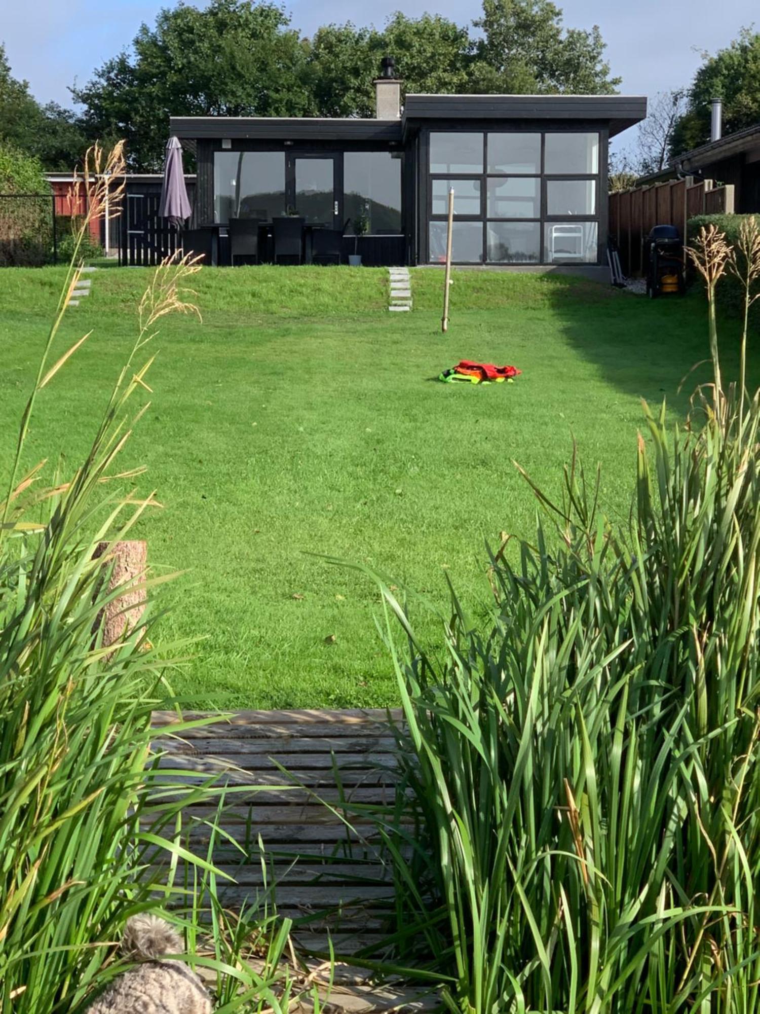 Huset Ved Soen Taet Pa Herning Og Mch Og Boxen 90 M2 Sunds Buitenkant foto