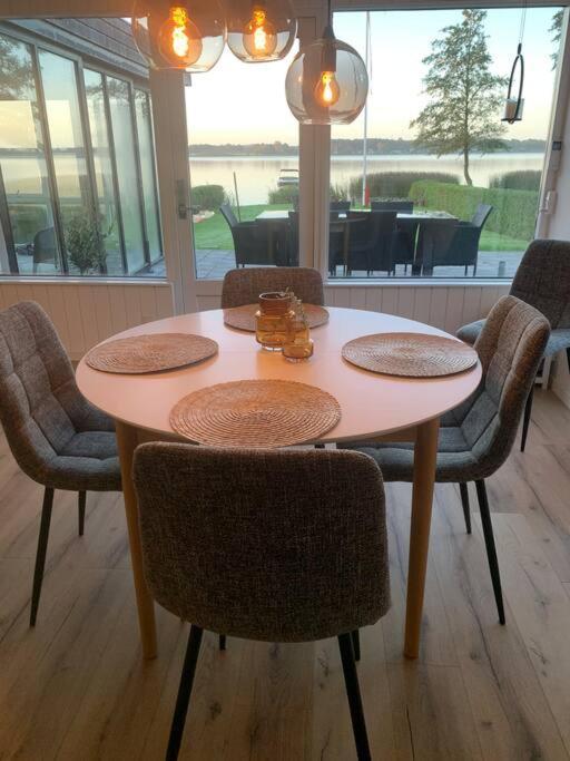 Huset Ved Soen Taet Pa Herning Og Mch Og Boxen 90 M2 Sunds Buitenkant foto